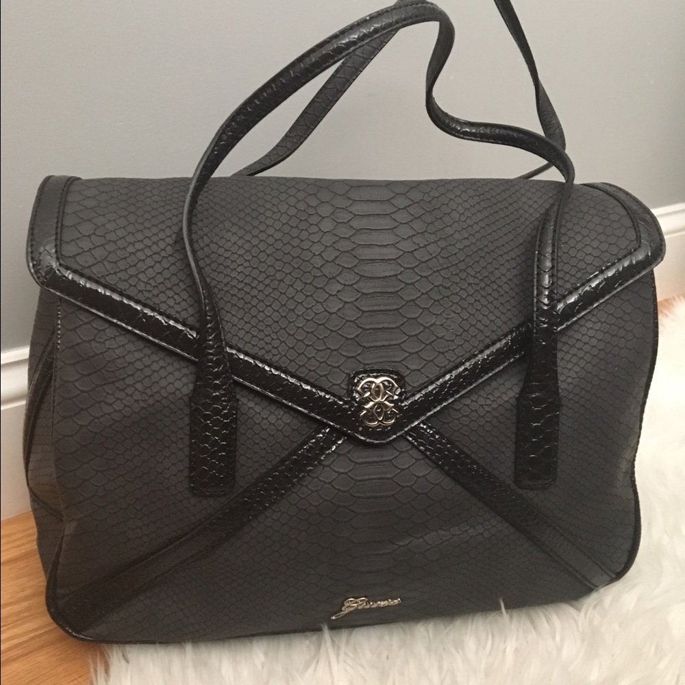 Great traveling carry on!