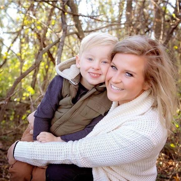 Meet your Posher, Hannah - Picture 1 of 1