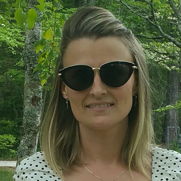 Meet your Posher, Heather - Picture 2 of 7