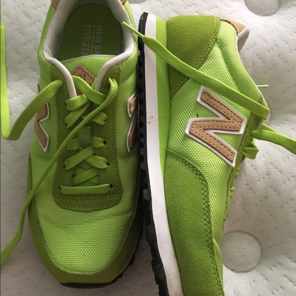 New Balance Tennis Shoes