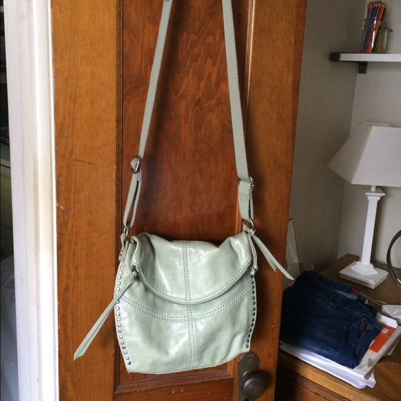 The sak leather purse in sage green - Picture 2 of 6