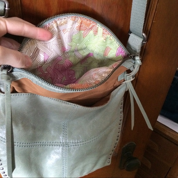 The sak leather purse in sage green - Picture 3 of 6