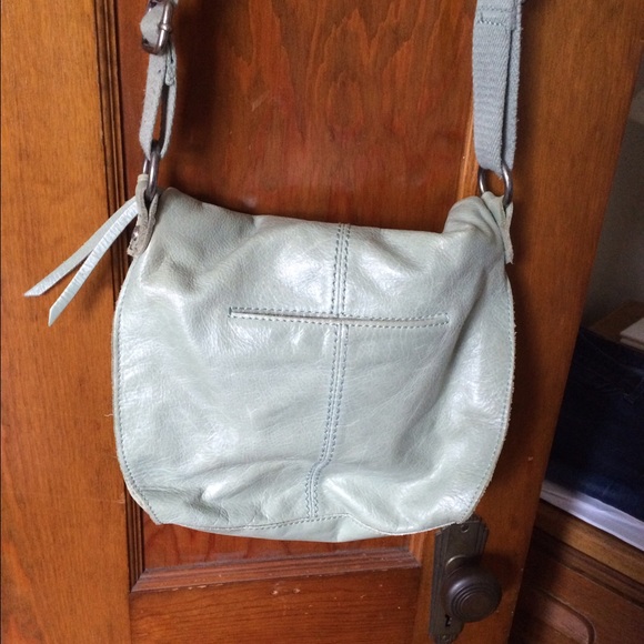 The sak leather purse in sage green - Picture 4 of 6