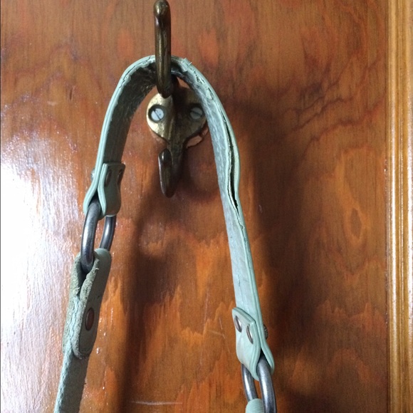 The sak leather purse in sage green - Picture 5 of 6