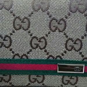 Meet your Posher, Britney