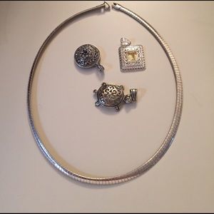 Snake necklace with 3 slides