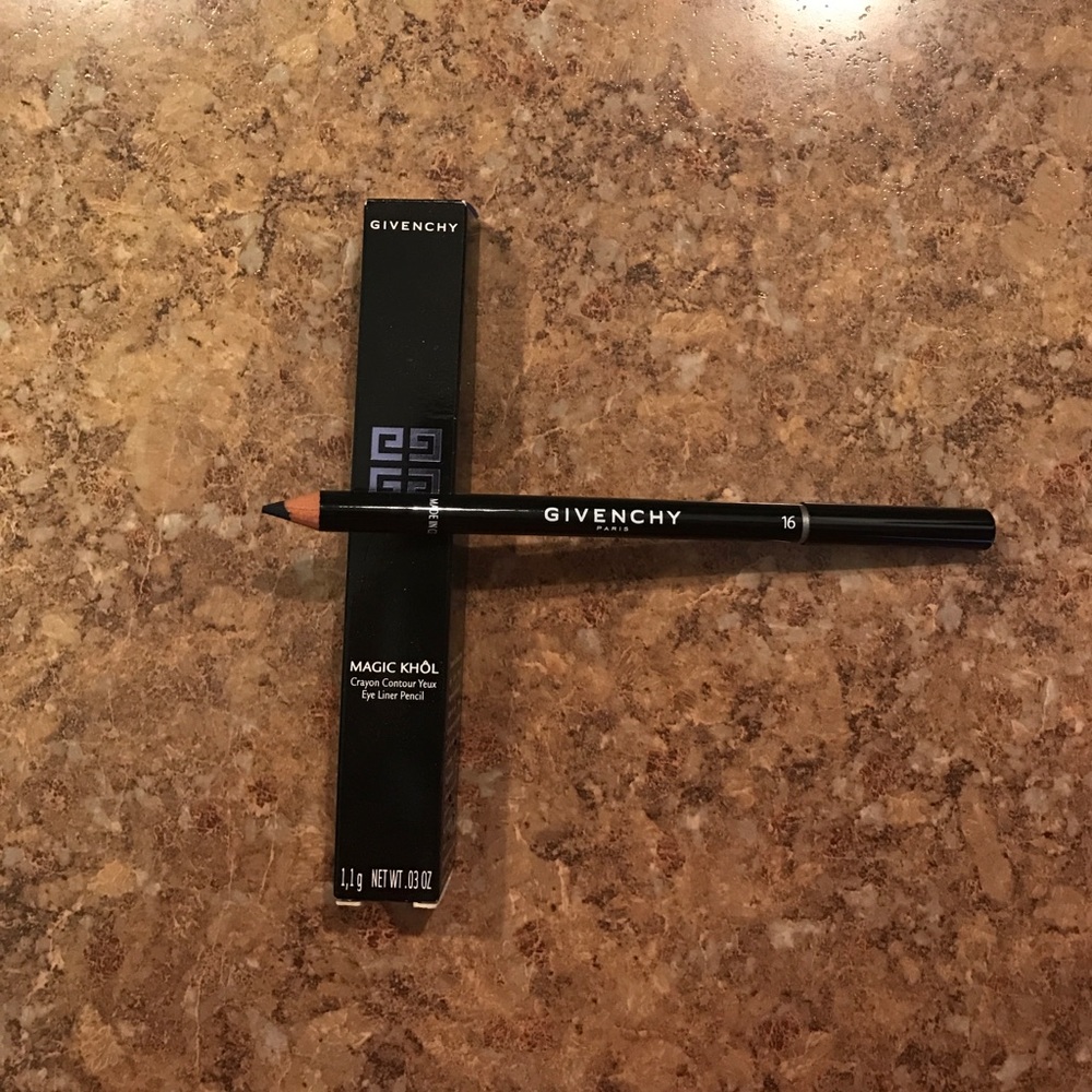 Givenchy Magic Khôl in Marine Blue.