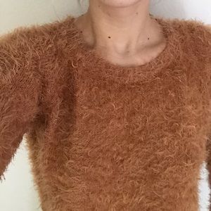 Bills bong fuzzy crop sweater