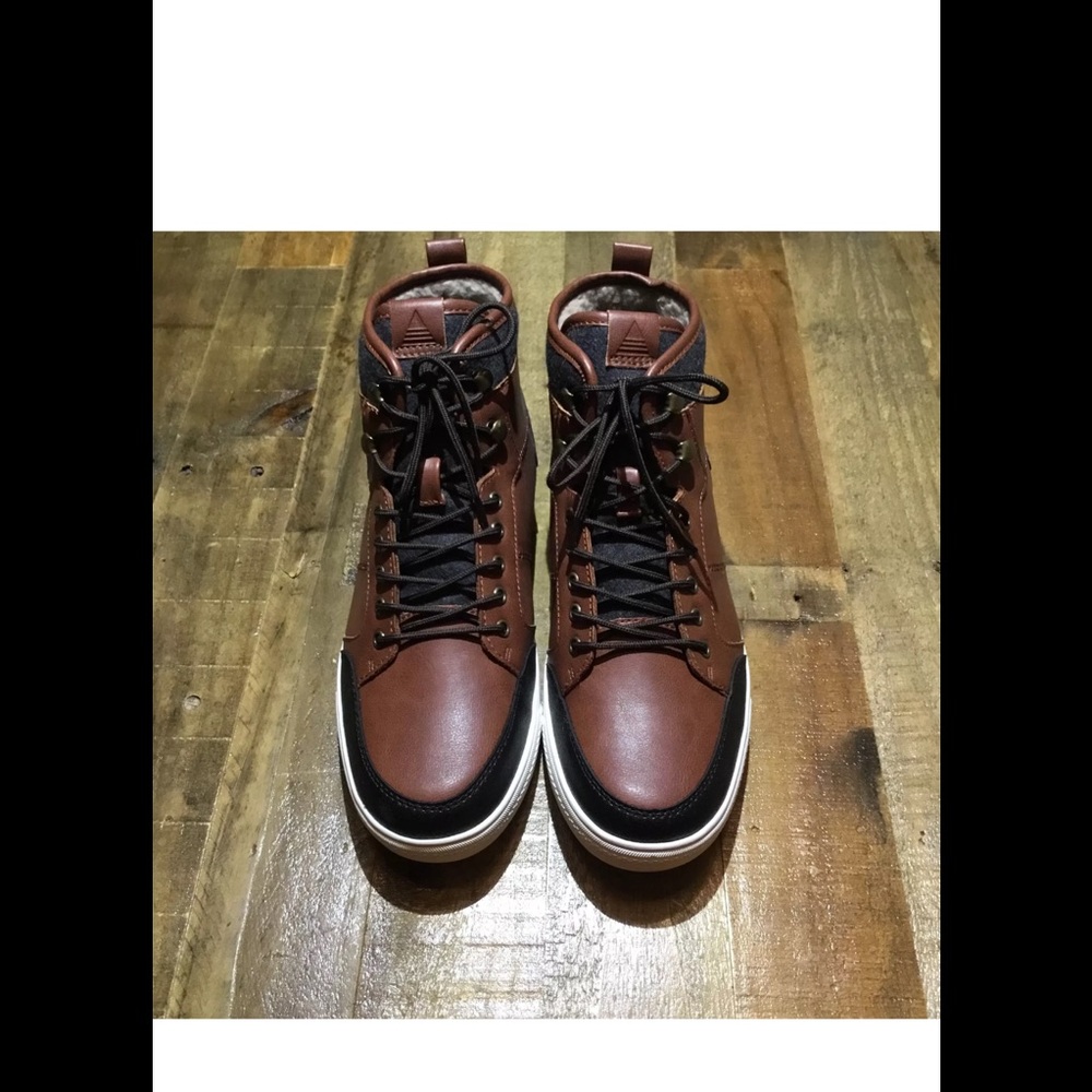 NEW Leather Aldo's mid-top sneaker