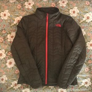 🚨SOLD LOCALLY Hunter Green SoftShelled North Face