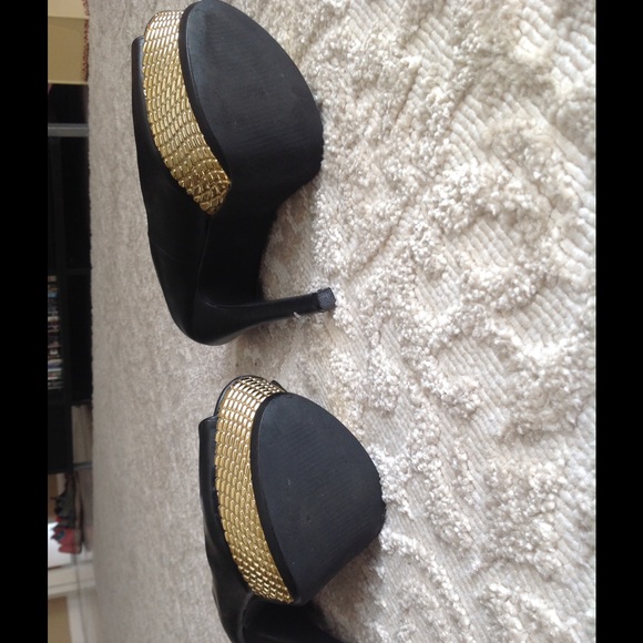 Woman's heels - Picture 2 of 2