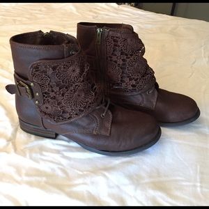 Cute Lace Ankle Boots