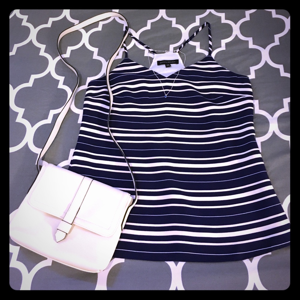 ⚡️SALE⚡️NWOT Banana Republic Top