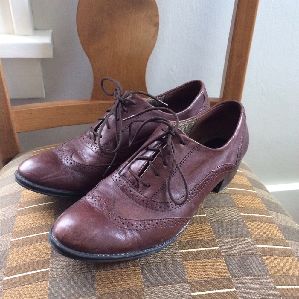 St. John's bay leather oxfords