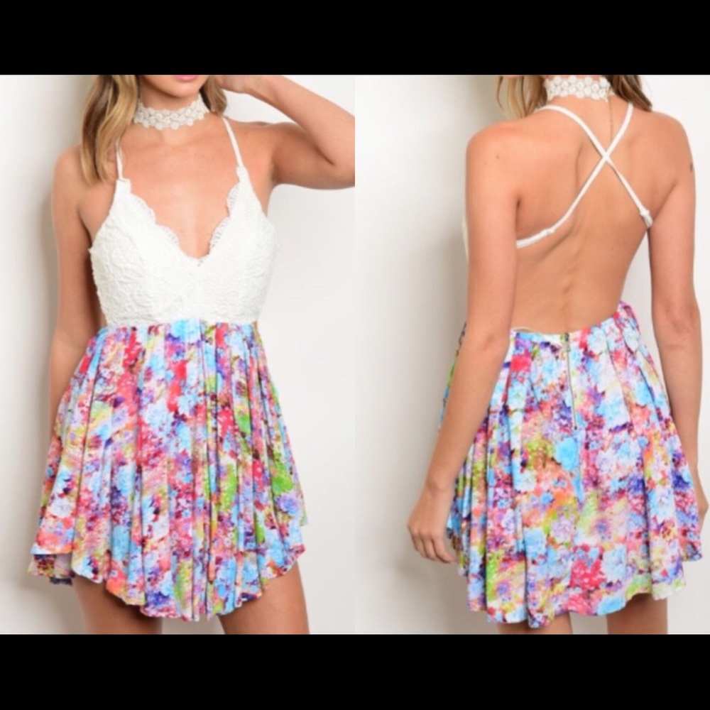 Backless lace and floral print dress🌺