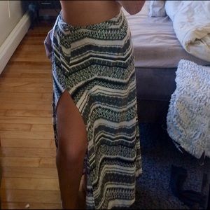 Maxi skirt with side slit