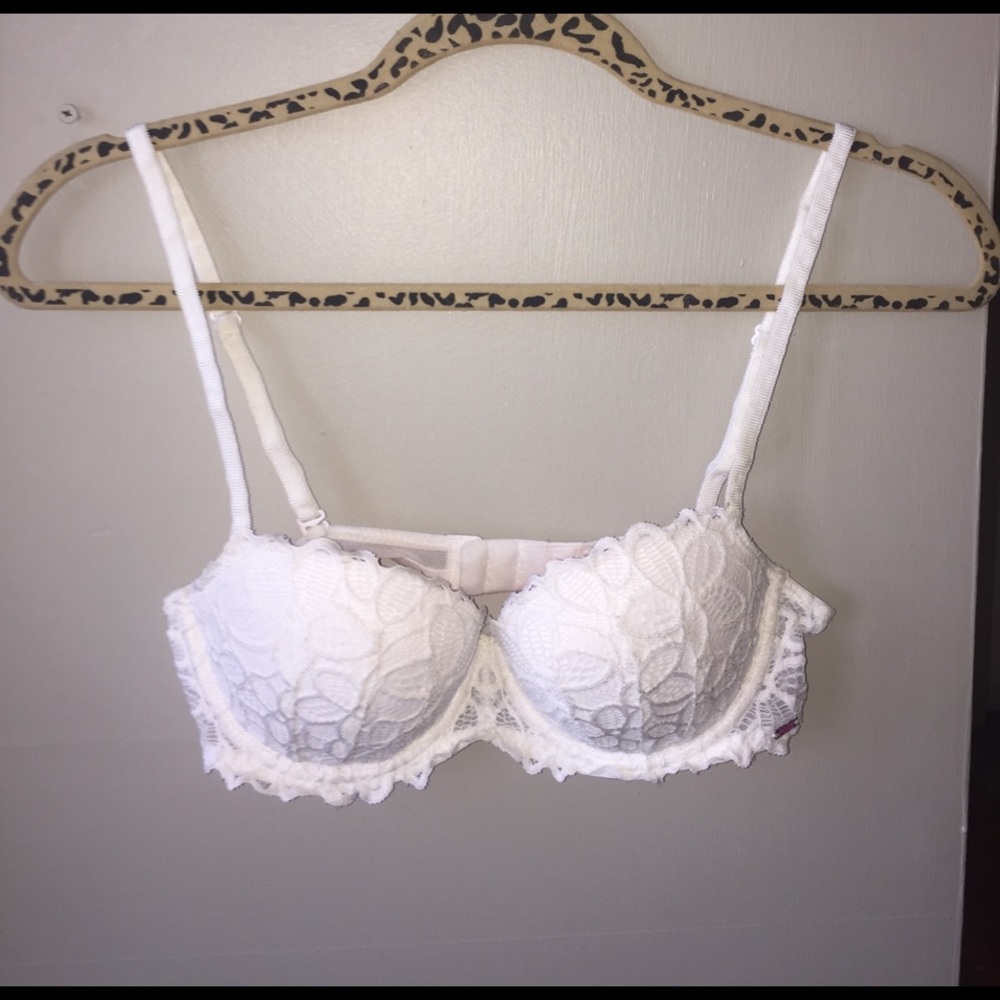 VICTORIAS SECRET PUSH UP BRA