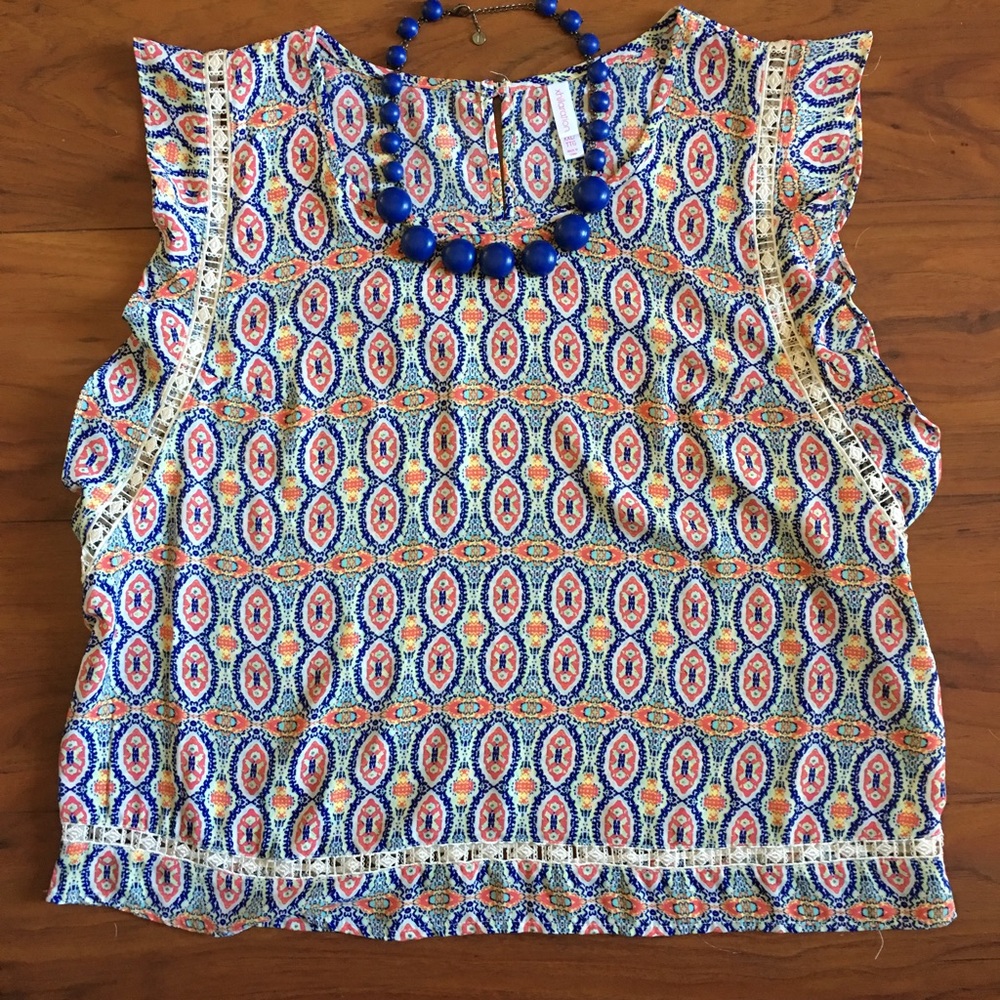 Xhilaration flutter sleeve blouse