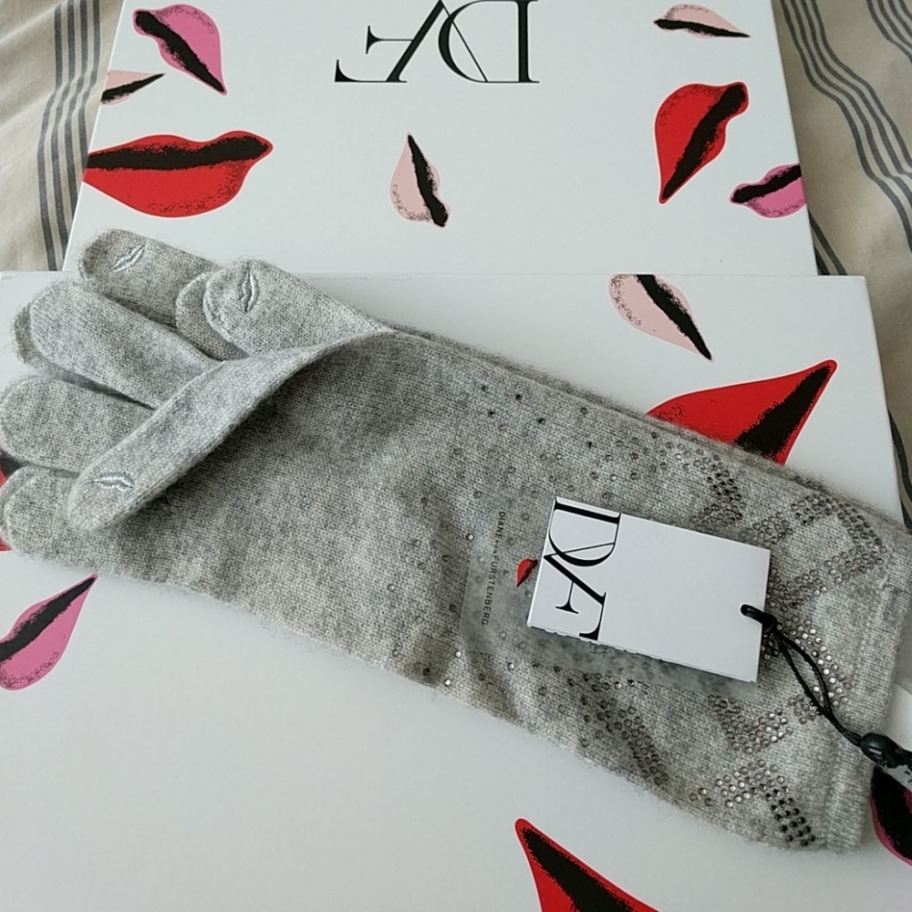 DVF gloves cashmere and wool