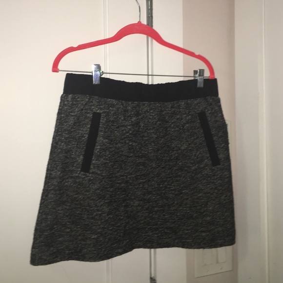 LOFT skirt - basically unworn - Picture 1 of 4