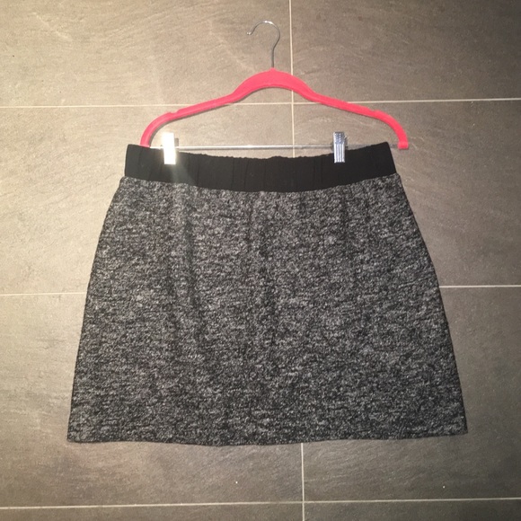 LOFT skirt - basically unworn - Picture 4 of 4