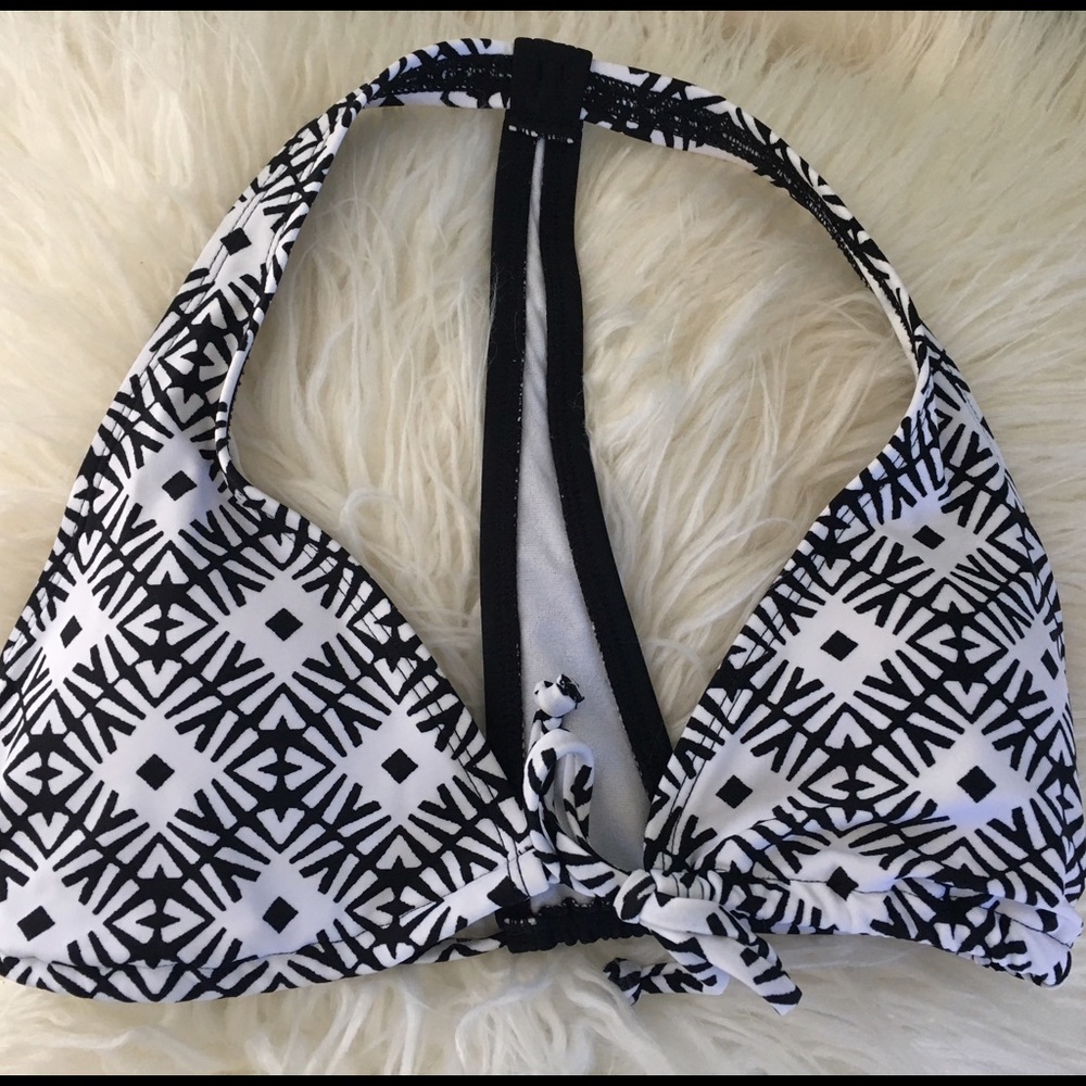 Bathing suit top black and white