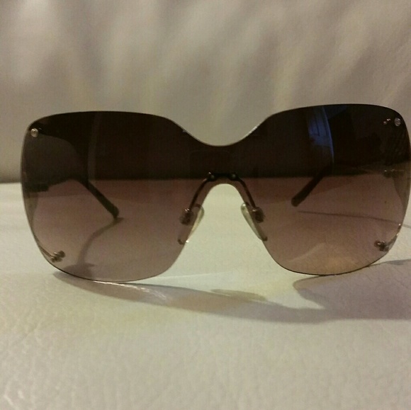 Sunglasses - Picture 2 of 4