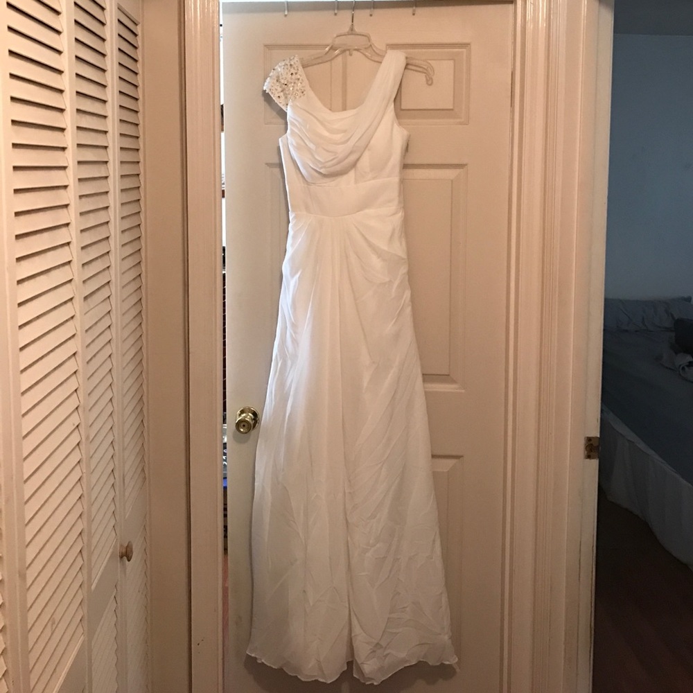 White wedding/prom/formal gown