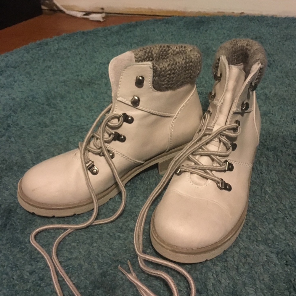 Mossimo Off White Boots