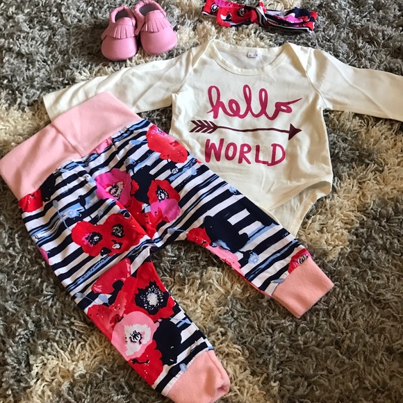 Newborn Hello World outfit - Picture 1 of 1