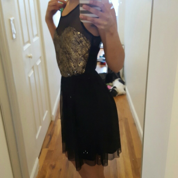 woman dress black gold sequence - Picture 2 of 3