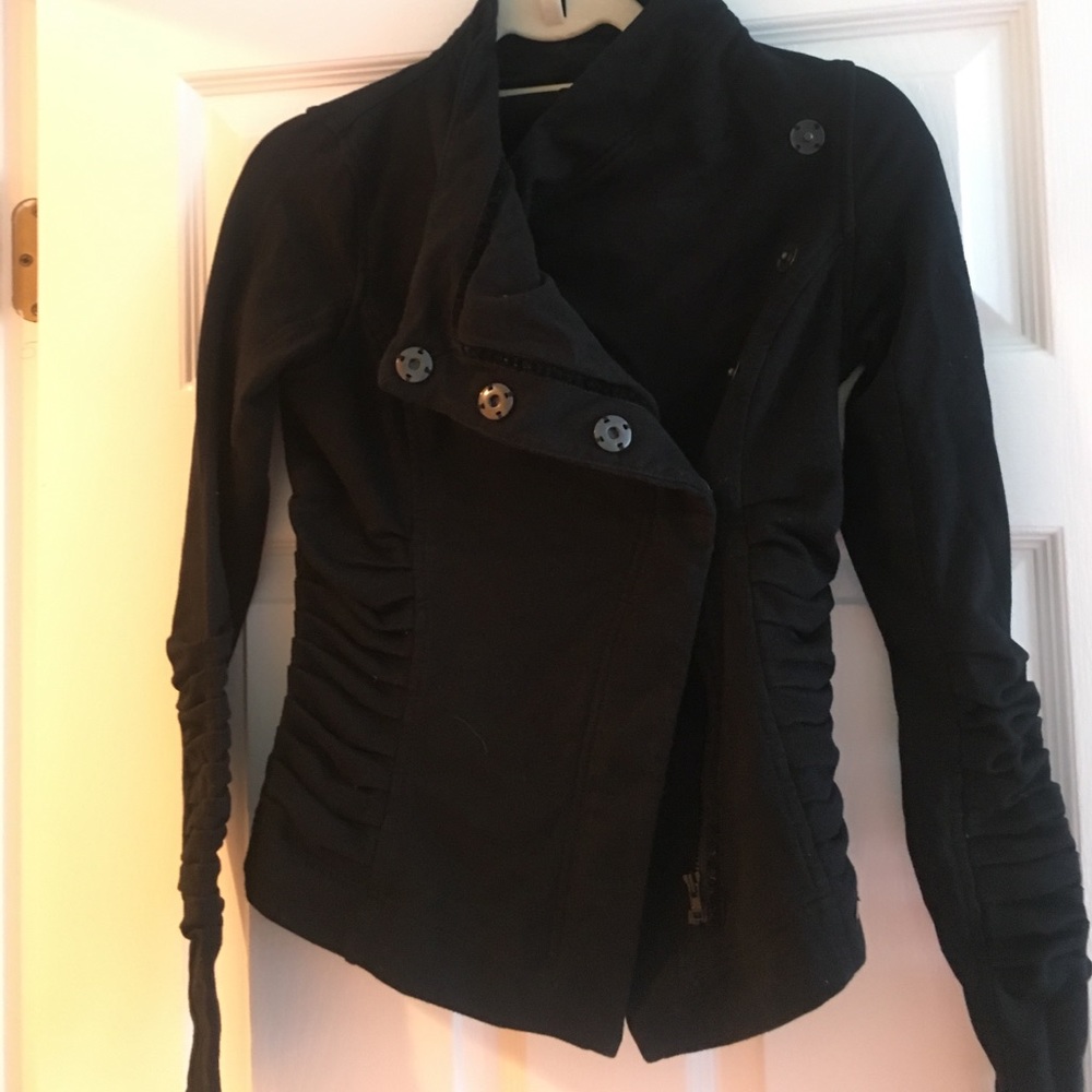 Black lulu lemon zip/ button