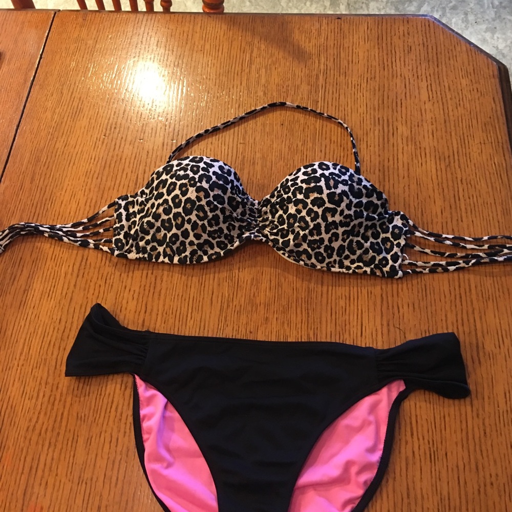 Size LARGE swim suit set