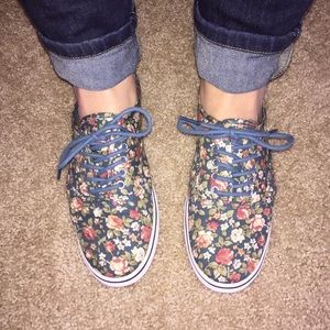 Van's (floral)- Women's size 9