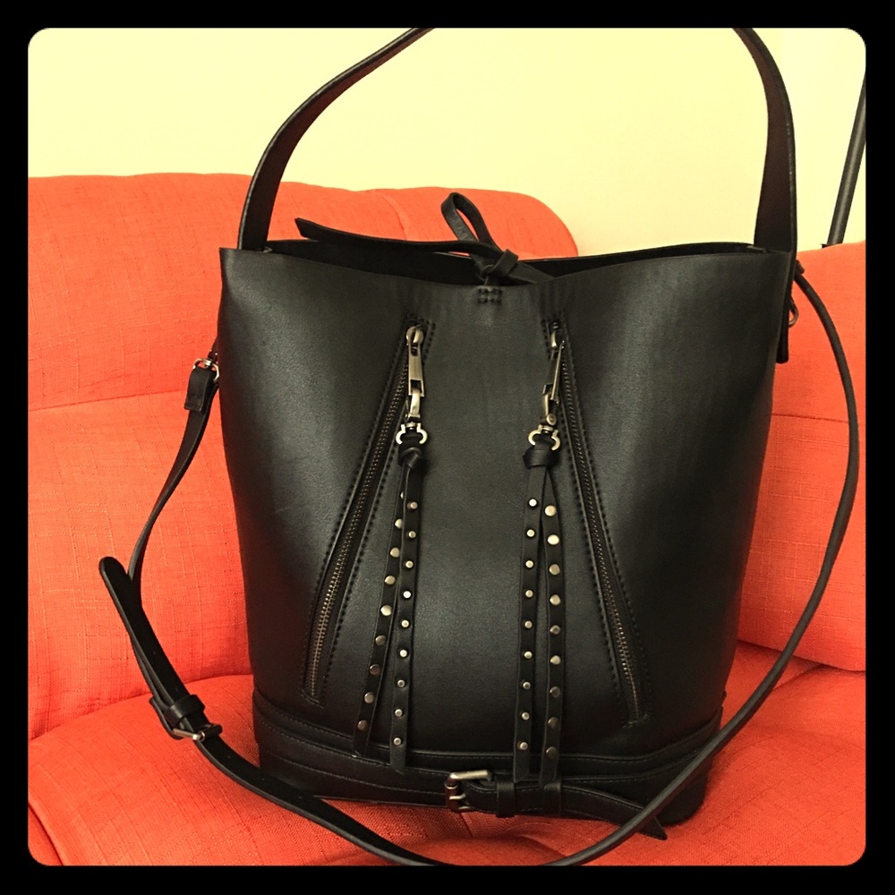 Zara Bucket Bag in Black