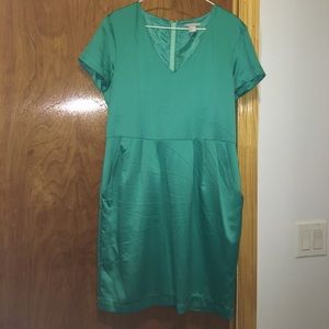Green dress with pockets