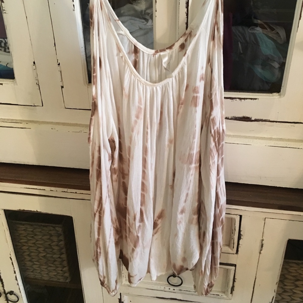 blouse with cut out shoulders