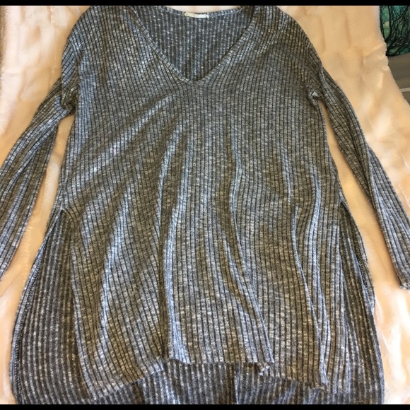 Gray Long Sleeve V Neck - Picture 2 of 4