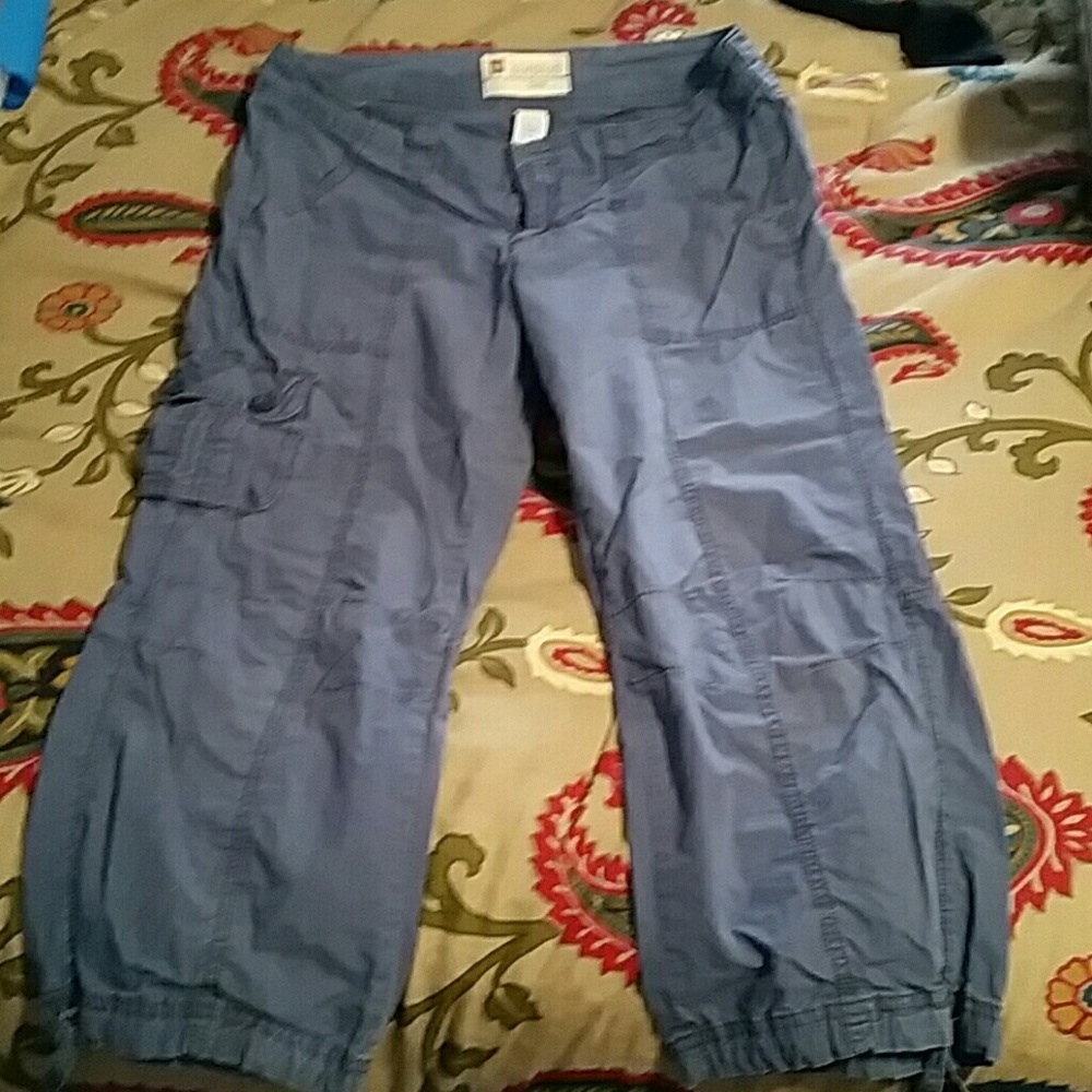 Gap cargo Capri pants