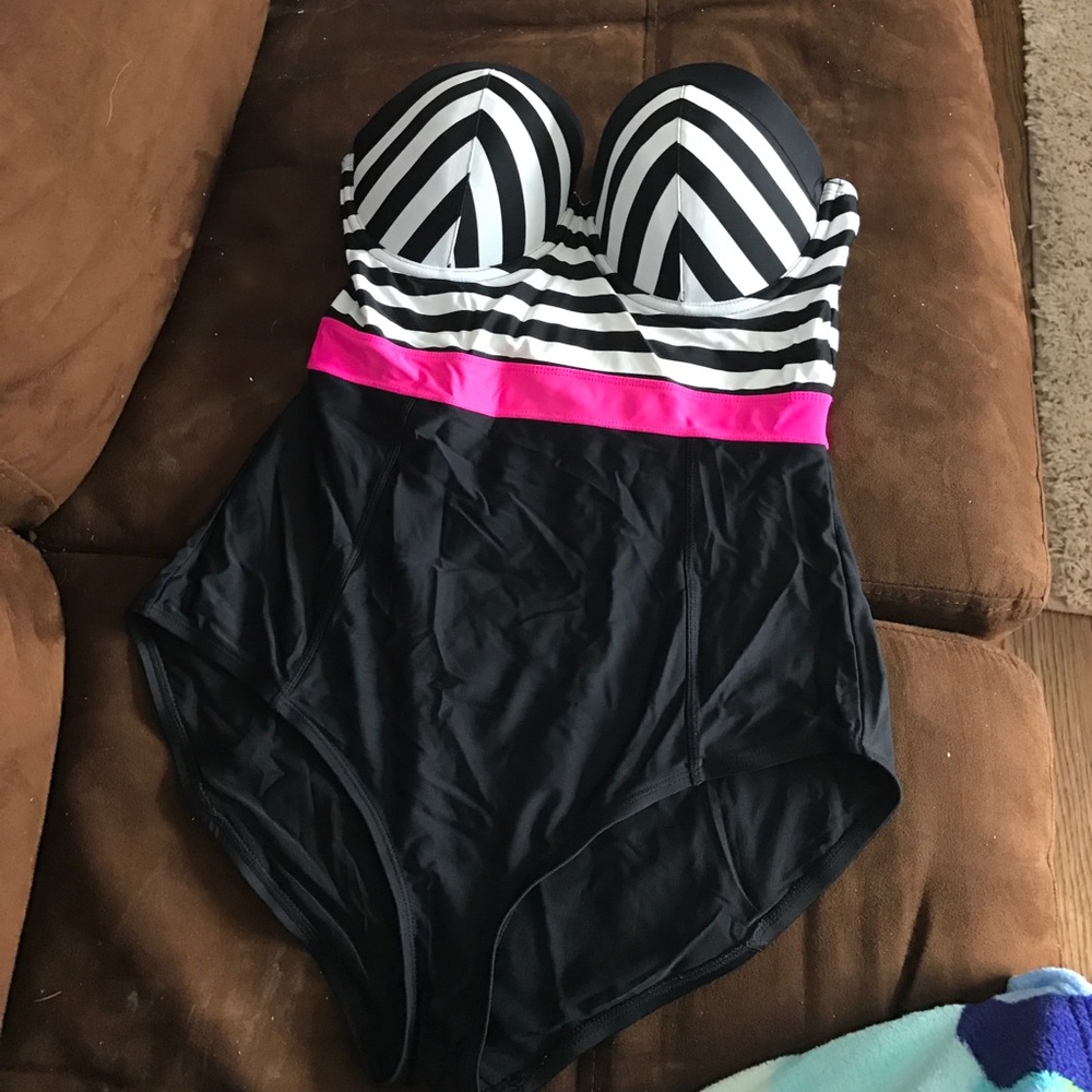 Torrid suit size 1