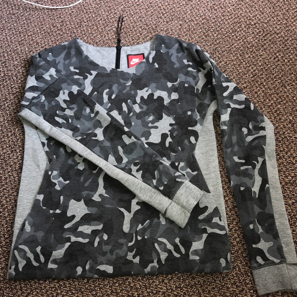 Nike women's athleisure sweatshirt