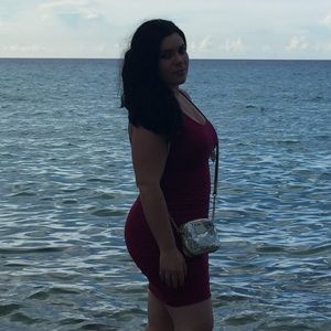 Meet your Posher, Claudia