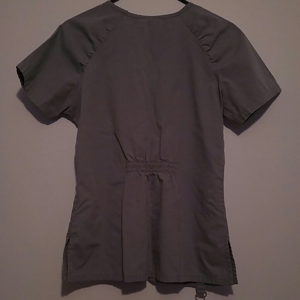 Scrub Top - Picture 3 of 4