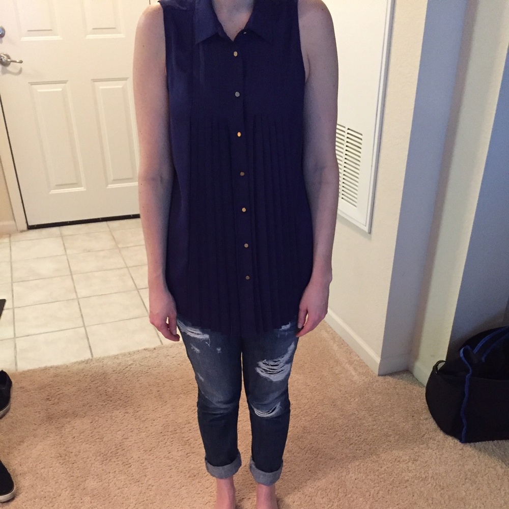 BNWT Banana Republic pleated front blouse size 0.