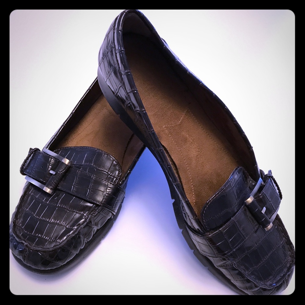 Aerosols A2 - Brown Faux Croc Flats - NWOT