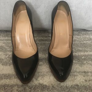 Size 40.5 Louboutin New Simple Pumps w/ wood heel