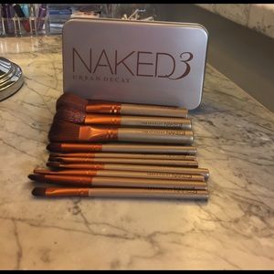 Naked3 brush set