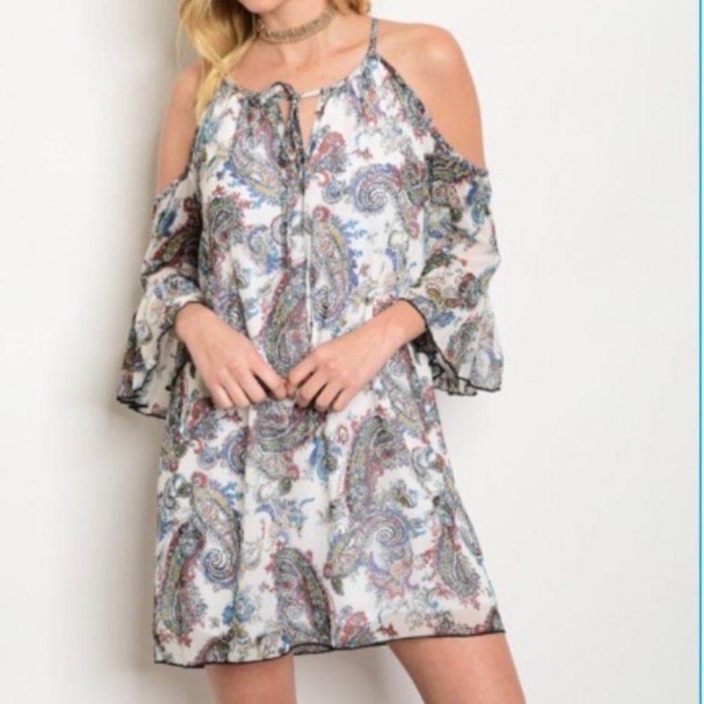 TWO LEFT  5🌟 Cold shoulder boho dress