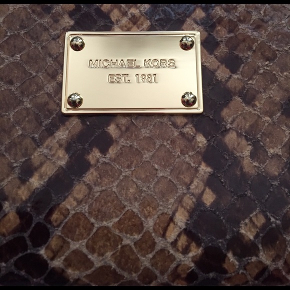 Michael Kors wristlet wallet - Picture 4 of 4
