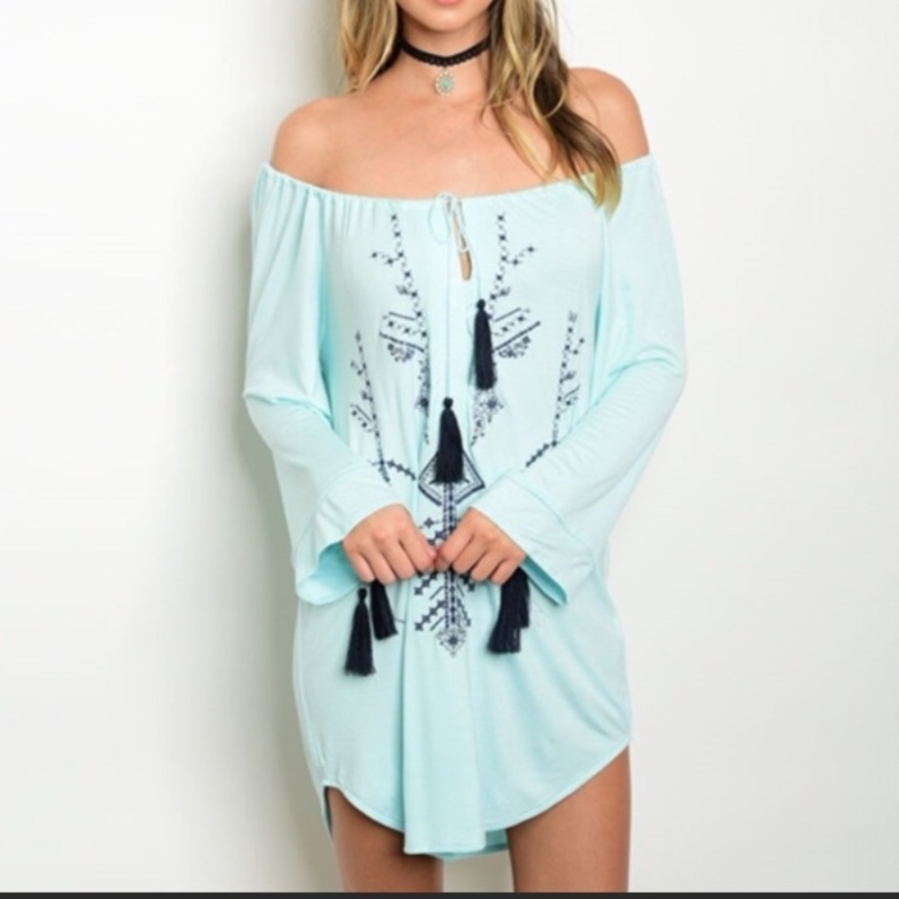 RESTOCKED ‼️Off the shoulder tunic/dress.